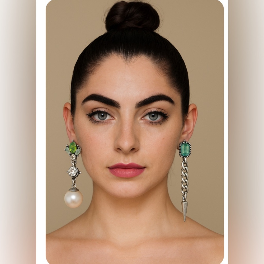 Mismatch Small Crystal Pearl Drop Earrings